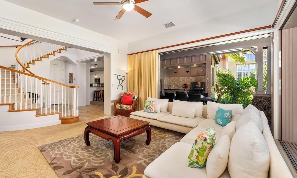 Photo of Livingroom in Kulalani