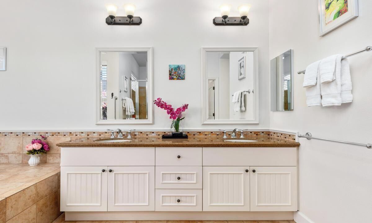 Photo of Bathroom in Kulalani
