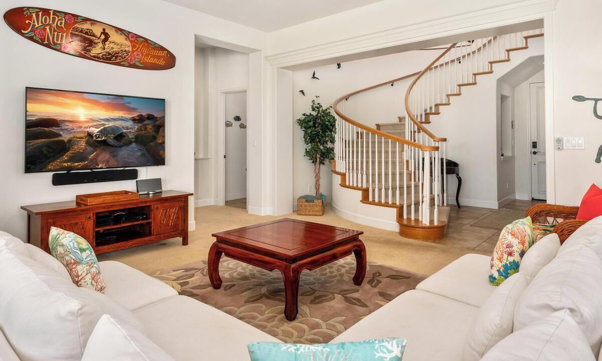 Photo of Livingroom in Kulalani