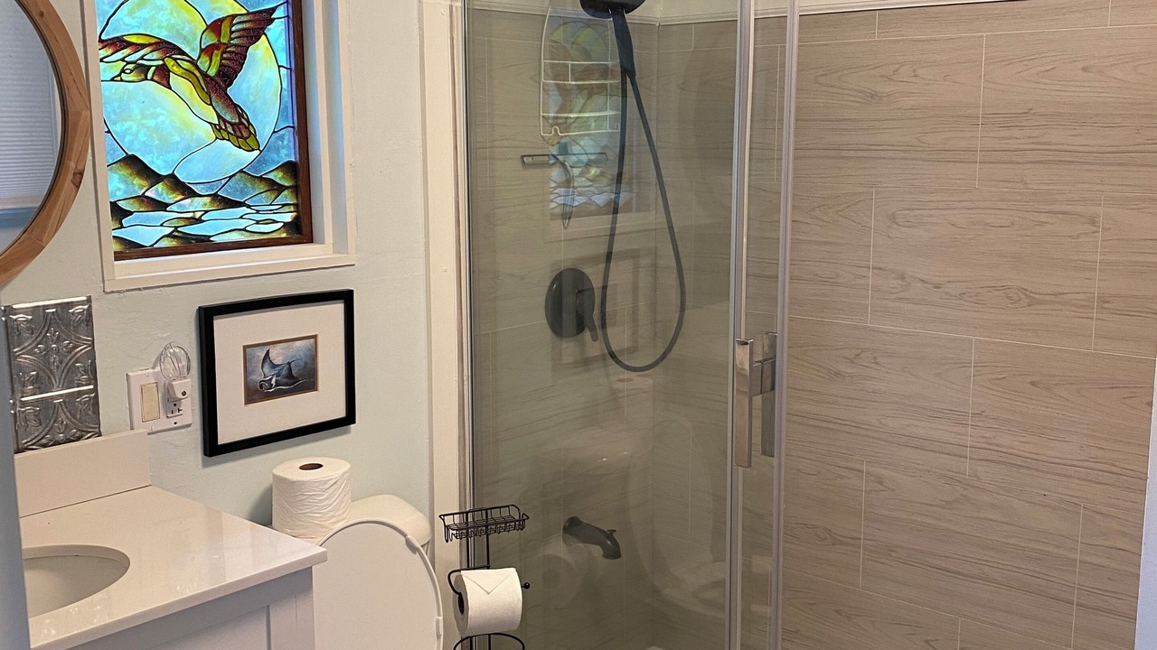 Photo of Bathroom in Kealakekua
