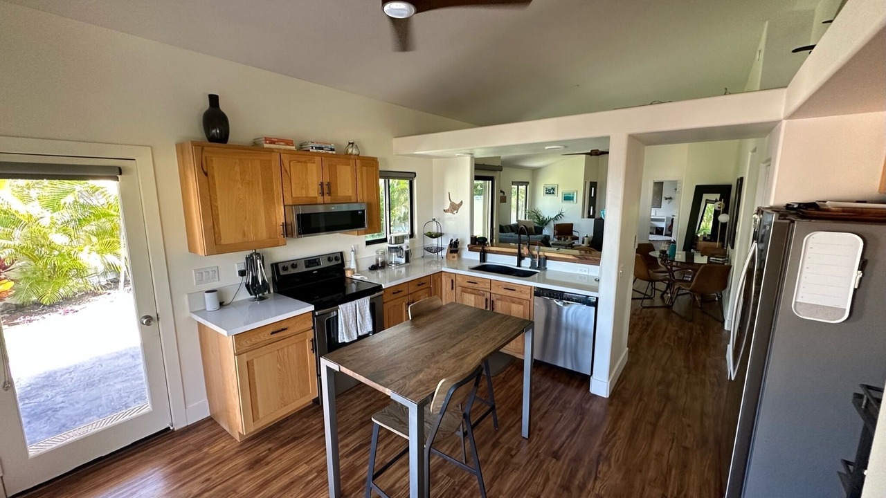 Photo of Kitchen in Kahaluu Bay