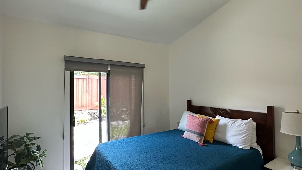 Photo of Bedroom in Kahaluu Bay