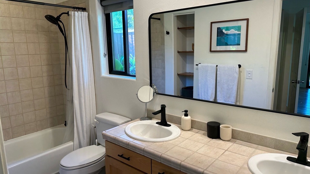 Photo of Bathroom in Kahaluu Bay