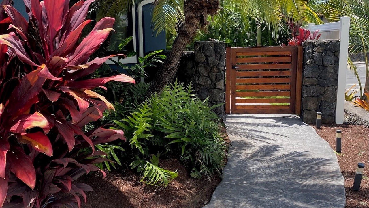 Photo of Outdoor in Kahaluu Bay
