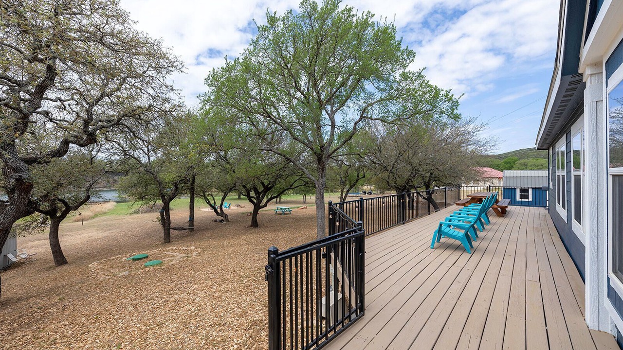 Photo of Patio Balcony in Burnet
