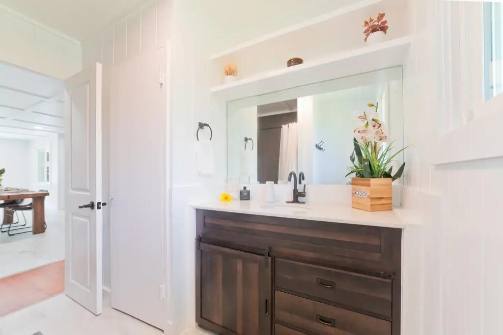 Photo of Bathroom in Kealakekua