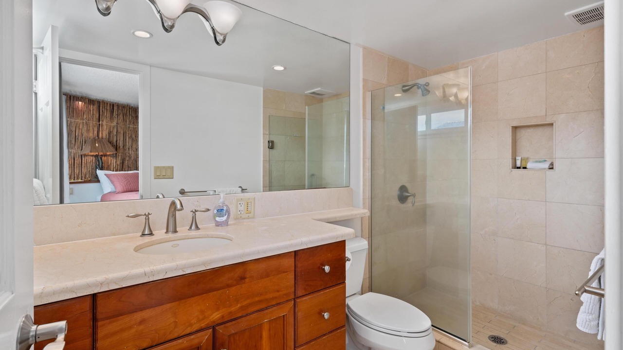 Photo of Bathroom in Historic Kailua Village