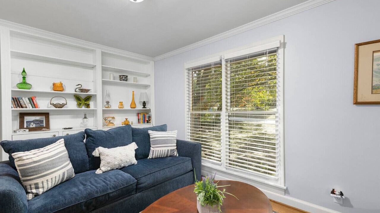 Photo of Livingroom in Green Valley
