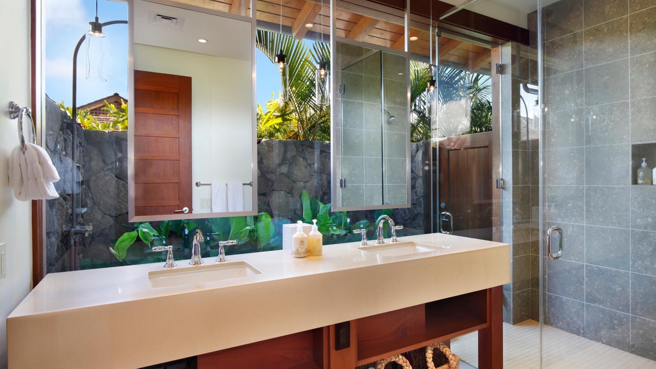 Photo of Bathroom in Poipu