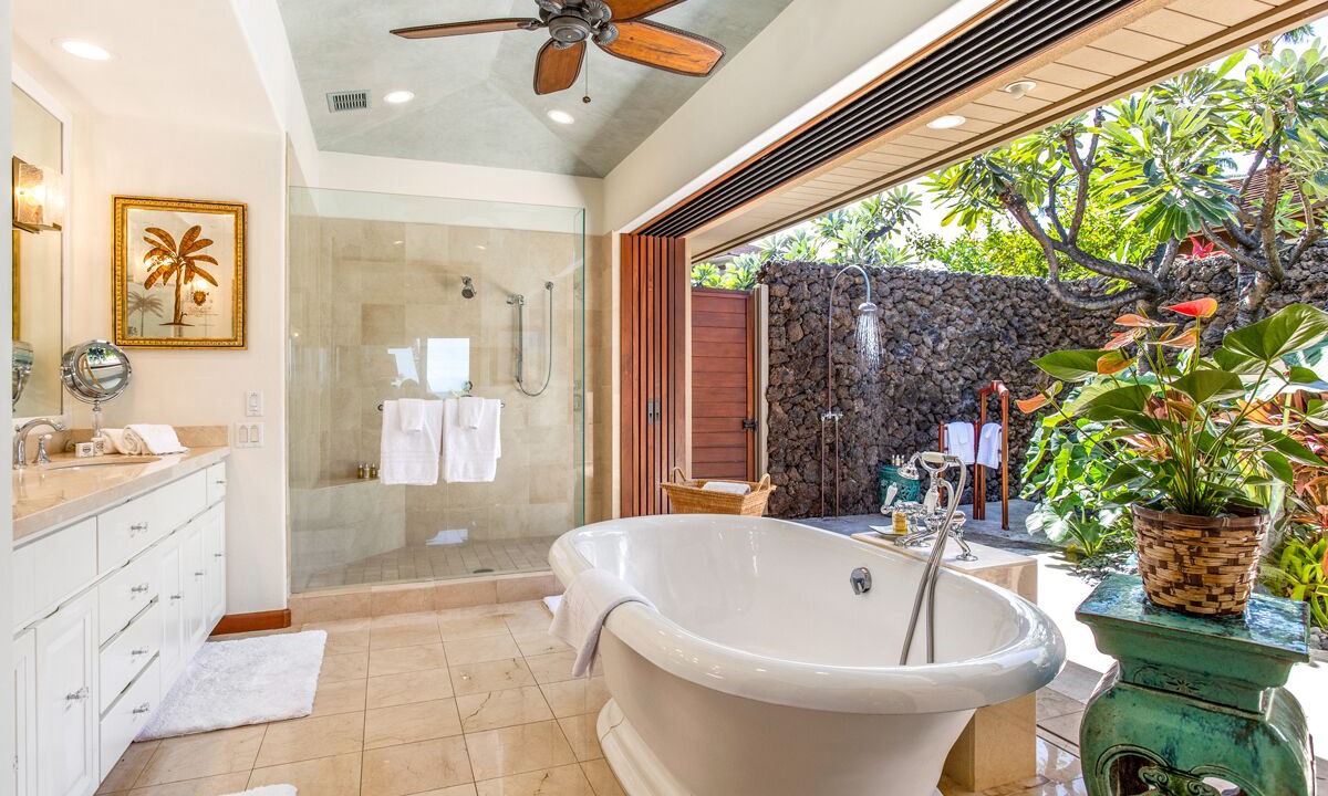 Photo of Bathroom in Kaupulehu