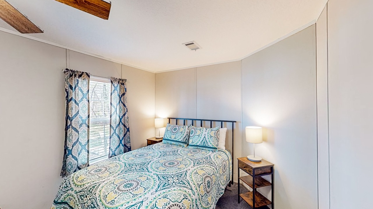 Photo of Bedroom in Saluda