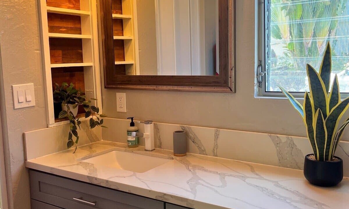 Photo of Bathroom in Kahaluu Bay