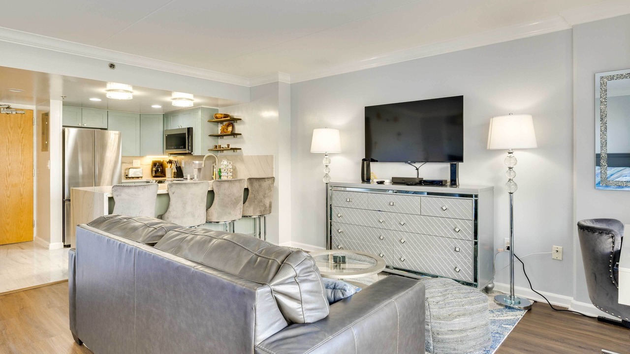 Photo of Livingroom in Waikiki