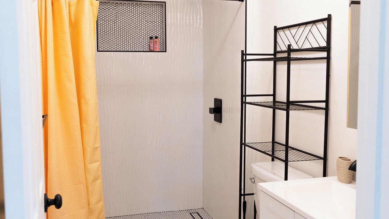Photo of Bathroom in Waialua