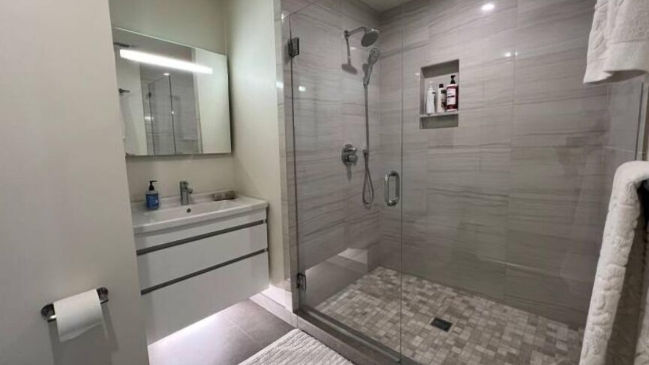 Photo of Bathroom in West Lake Hills