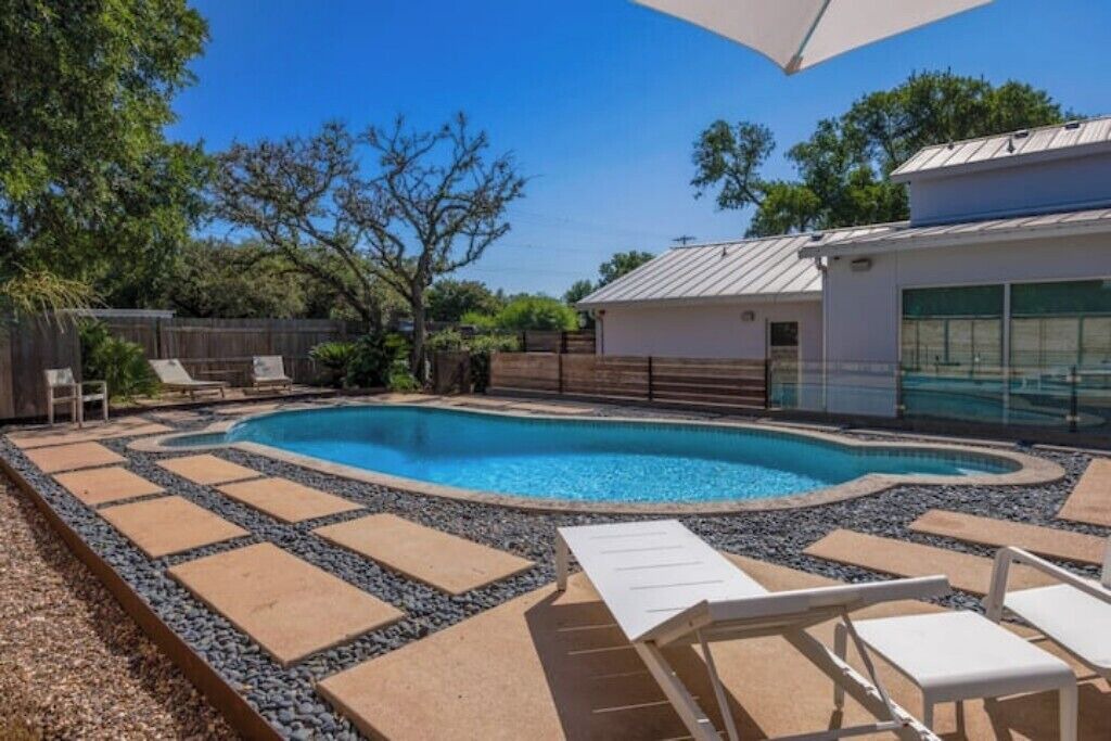 Photo of Outdoor in West Lake Hills