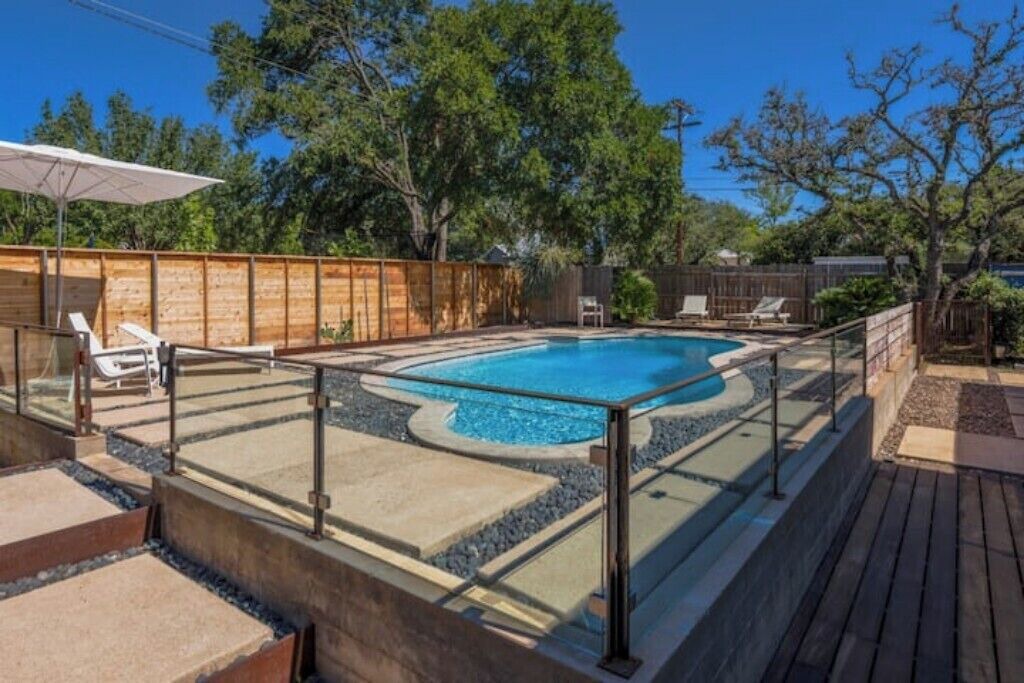 Photo of Outdoor in West Lake Hills