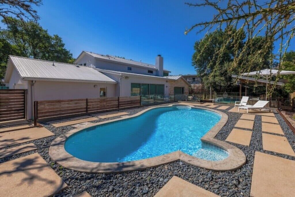 Photo of Outdoor in West Lake Hills