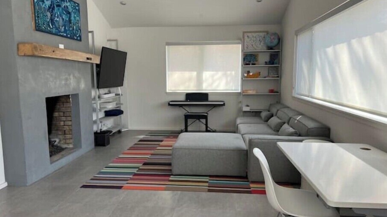 Photo of Livingroom in West Lake Hills