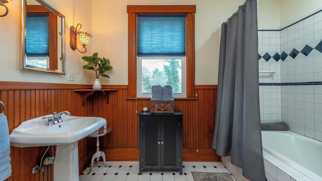 Photo of Bathroom in Kenilworth