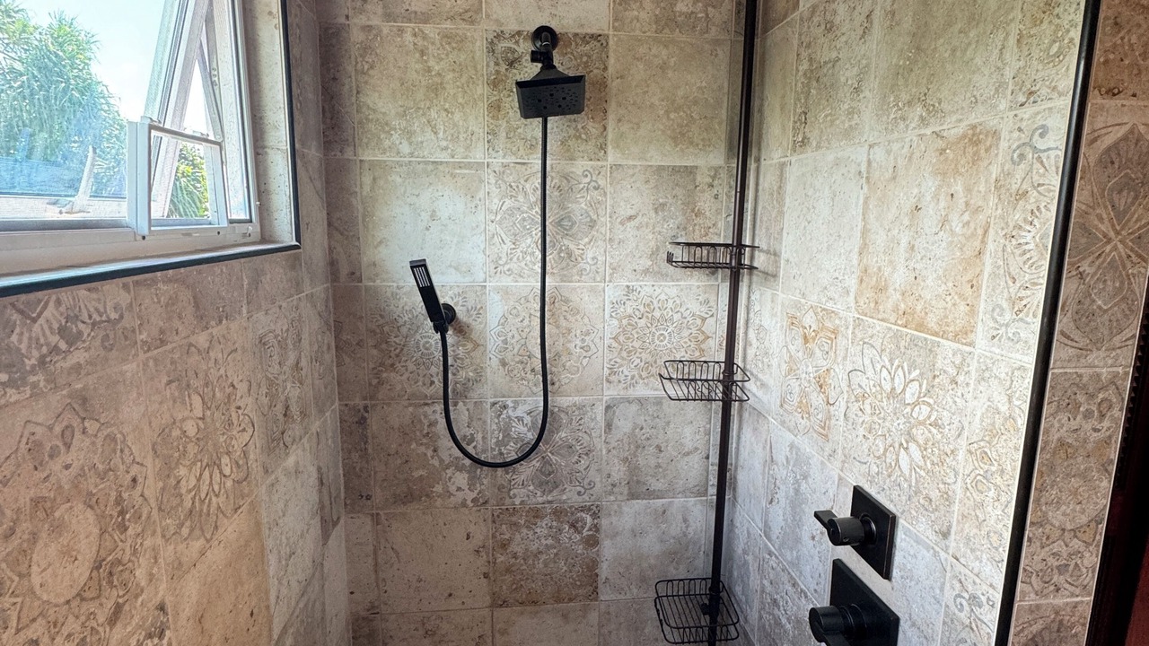 Photo of Bathroom in Kehena Beach Estates