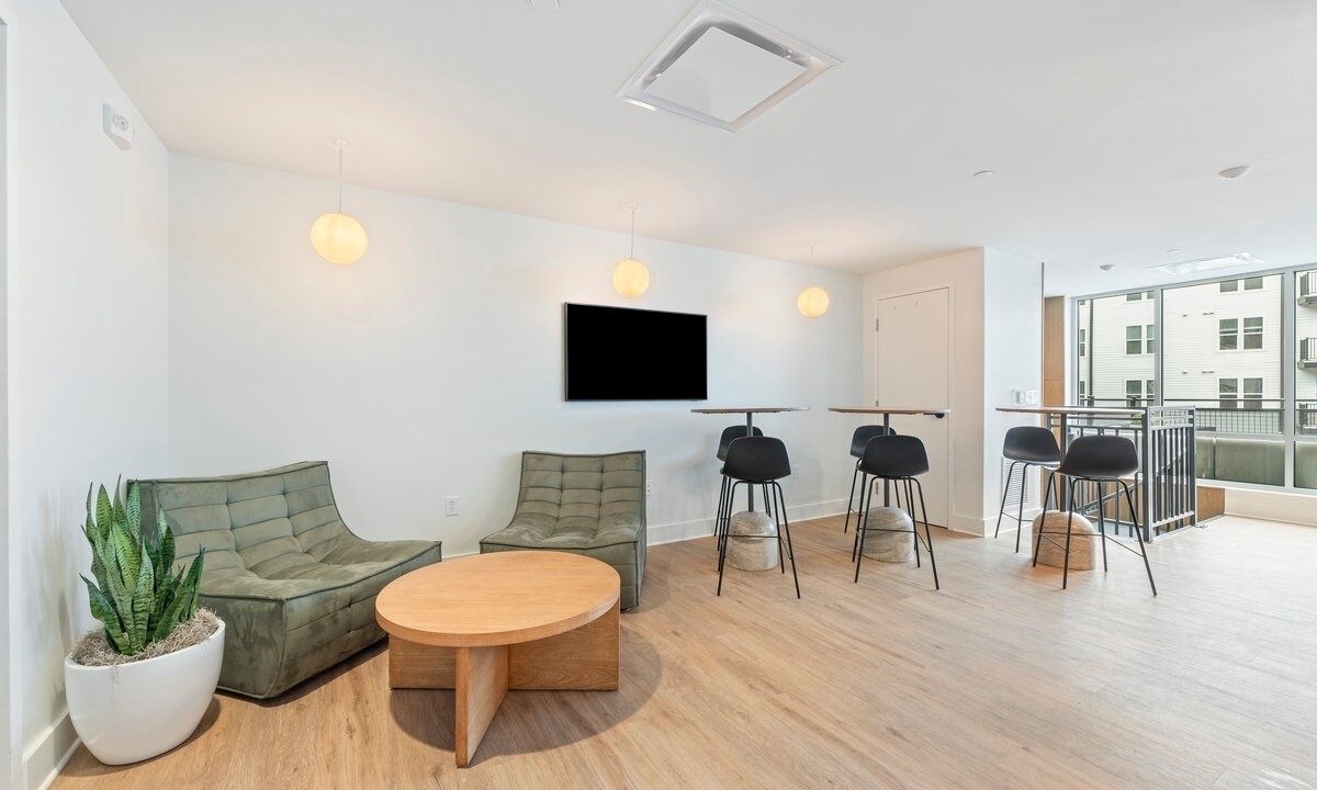 Photo of Livingroom in Monroe Ward