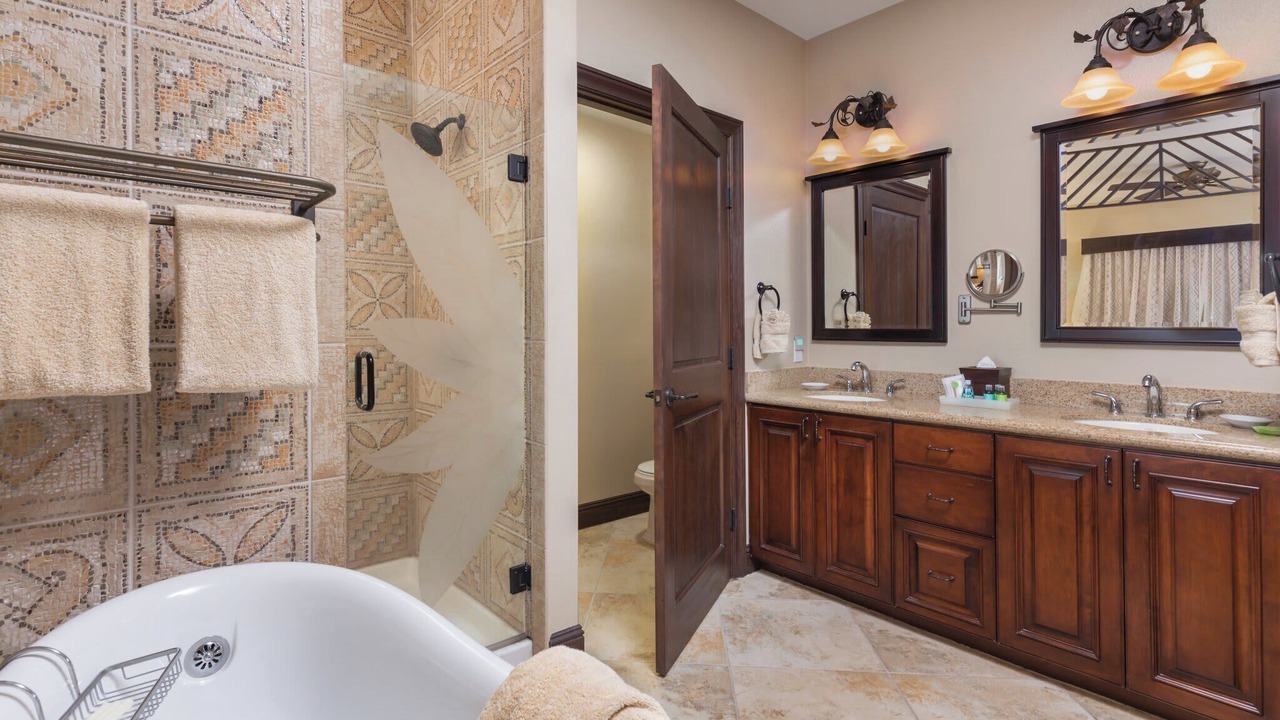 Photo of Bathroom in Historic Kailua Village