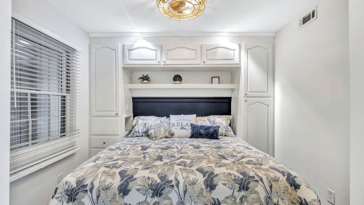 Photo of Bedroom in North Forest Beach