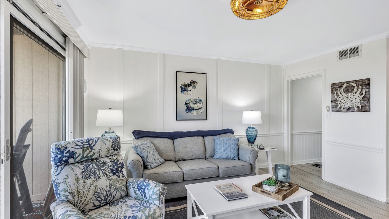 Photo of Livingroom in North Forest Beach