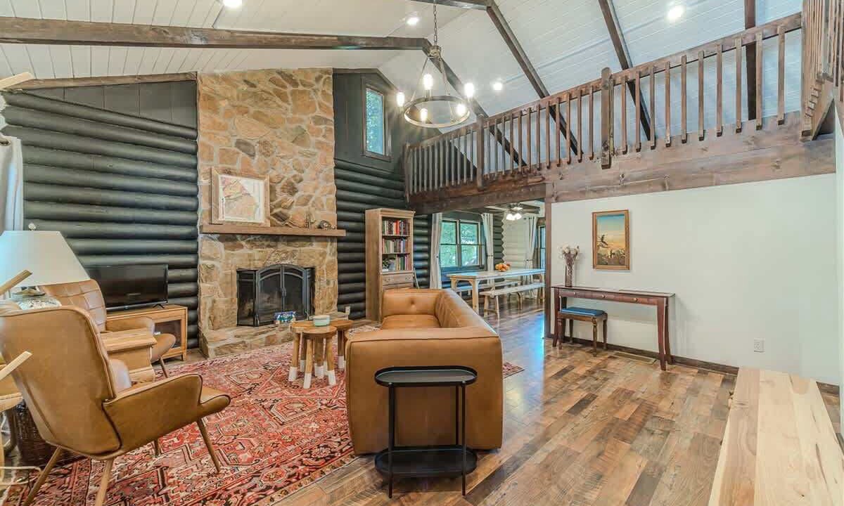 Photo of Livingroom in Demorest
