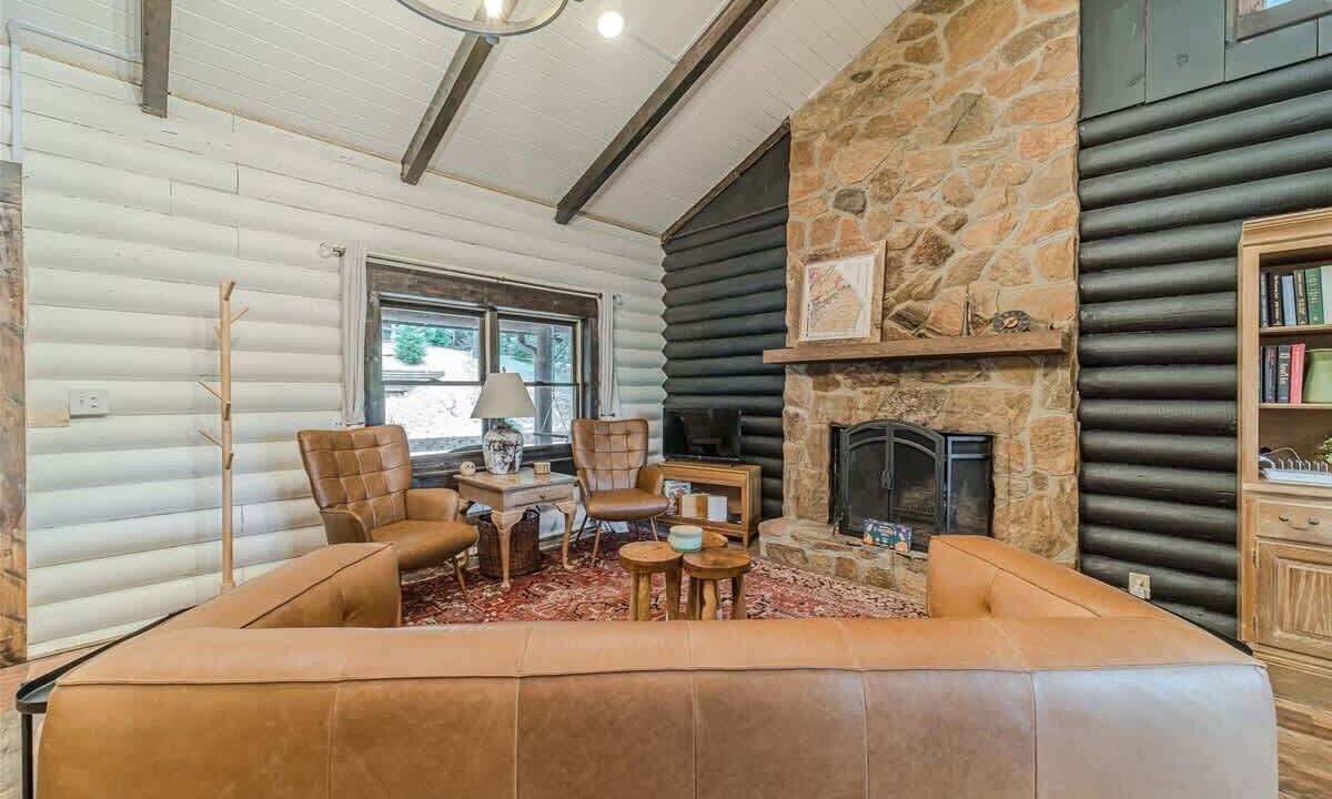 Photo of Livingroom in Demorest