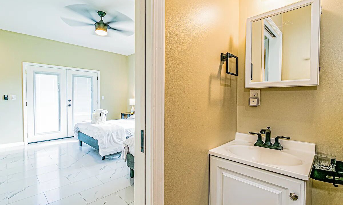 Photo of Bathroom in Hilo