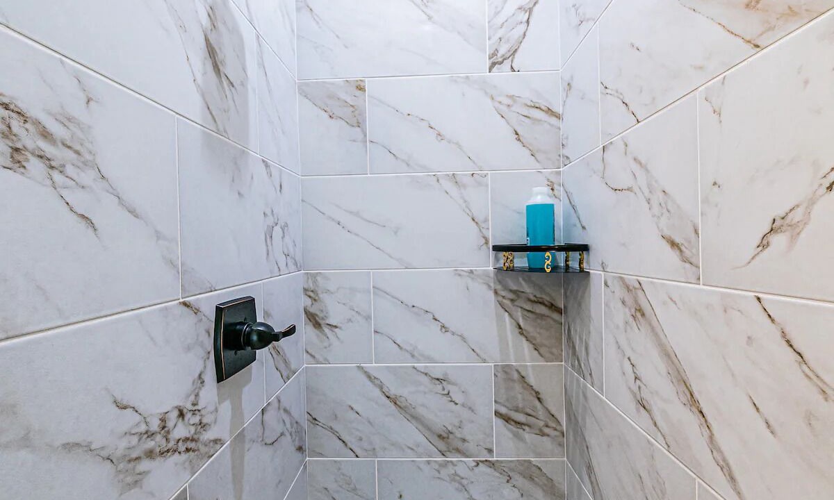 Photo of Bathroom in Hilo