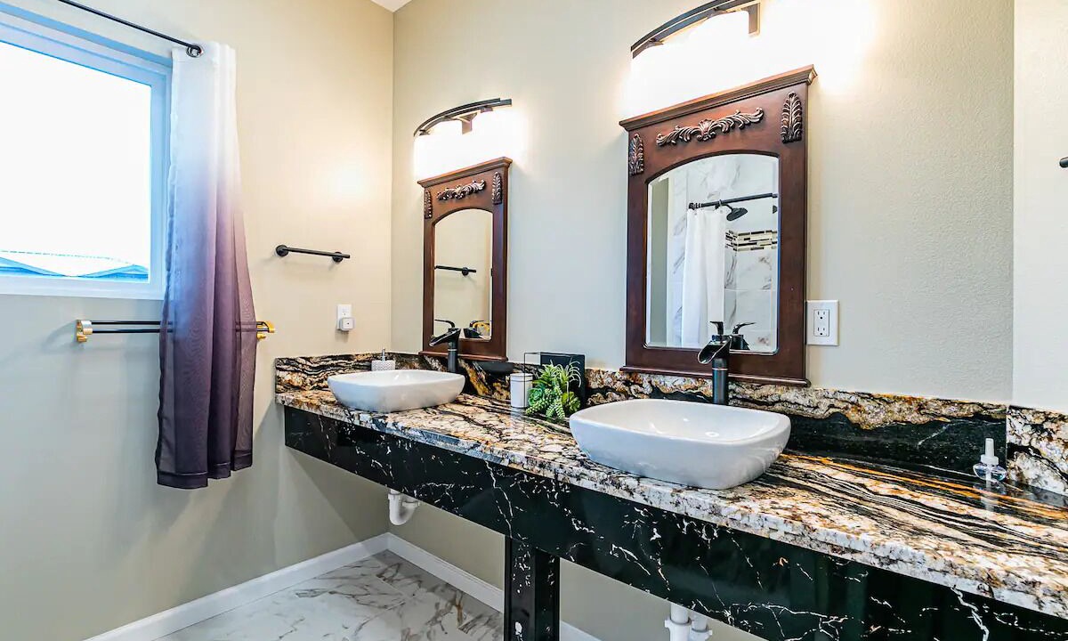 Photo of Bathroom in Hilo