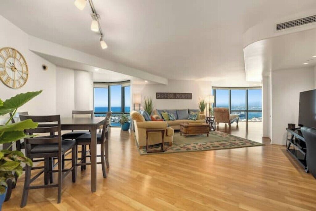Photo of Livingroom in Downtown Honolulu