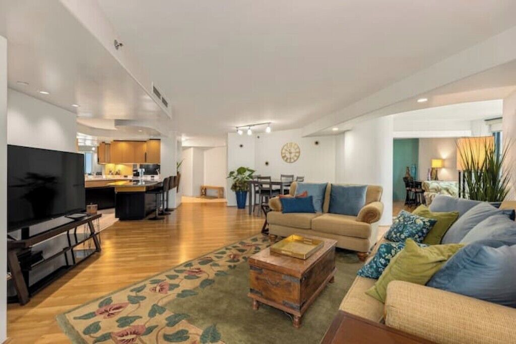 Photo of Livingroom in Downtown Honolulu