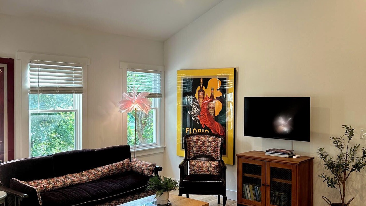 Photo of Livingroom in Carrboro