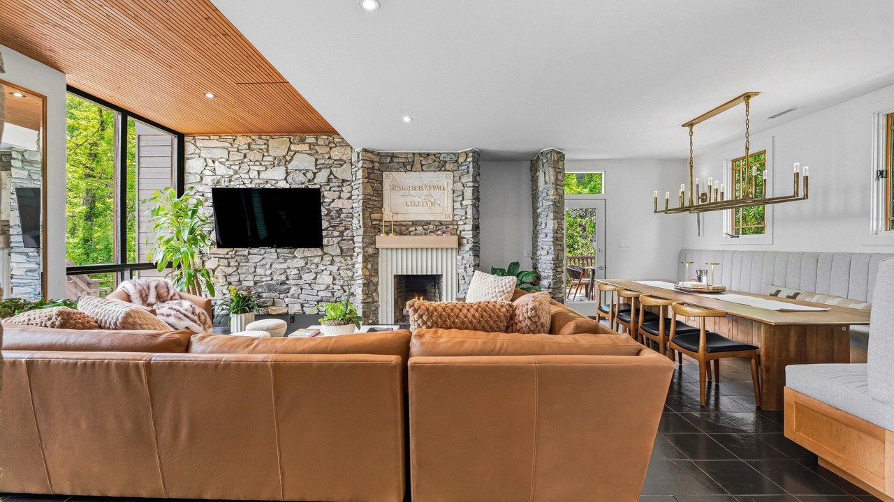 Photo of Livingroom in Asheville