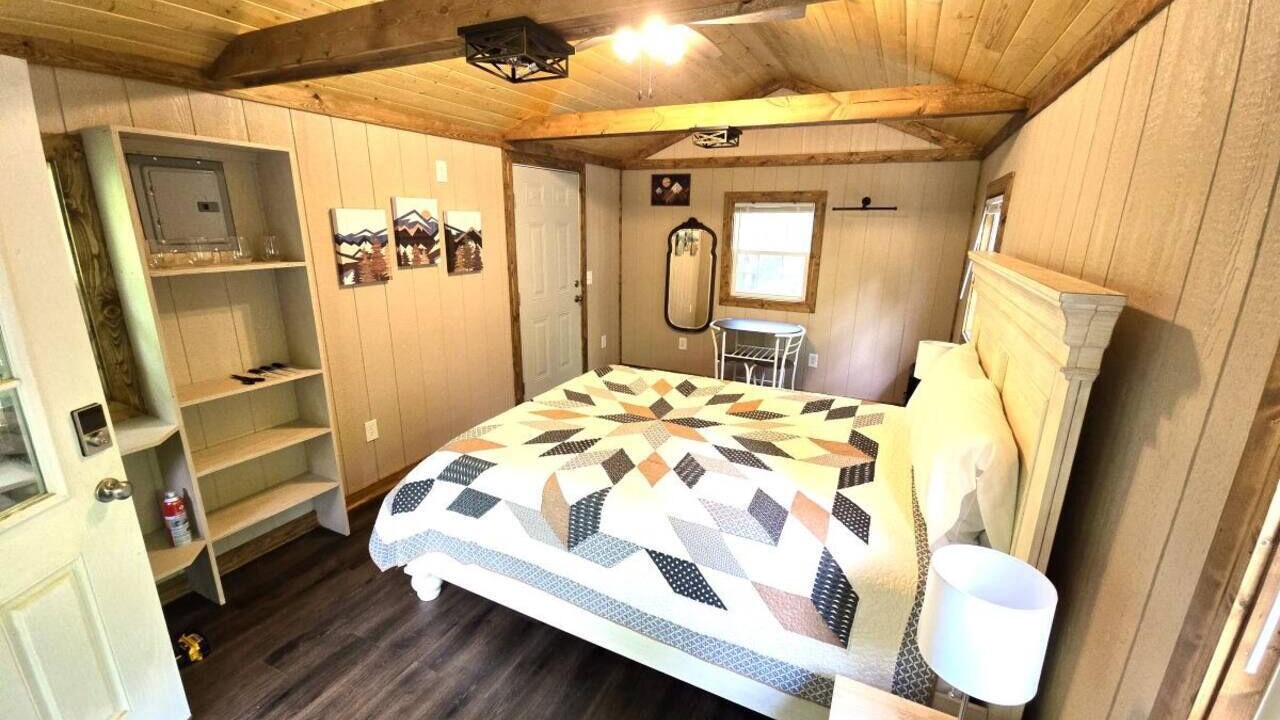 Photo of Bedroom in Purlear