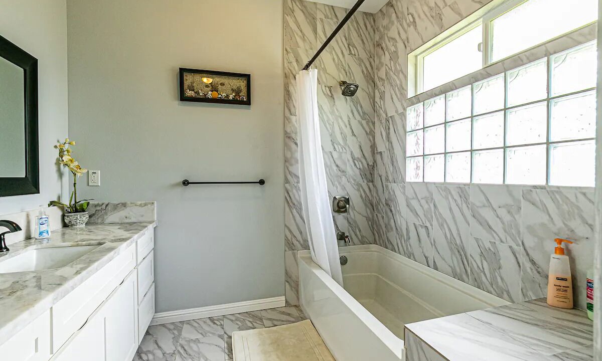 Photo of Bathroom in Keaau