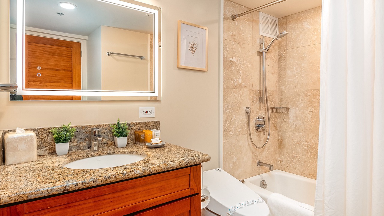 Photo of Bathroom in Waikiki