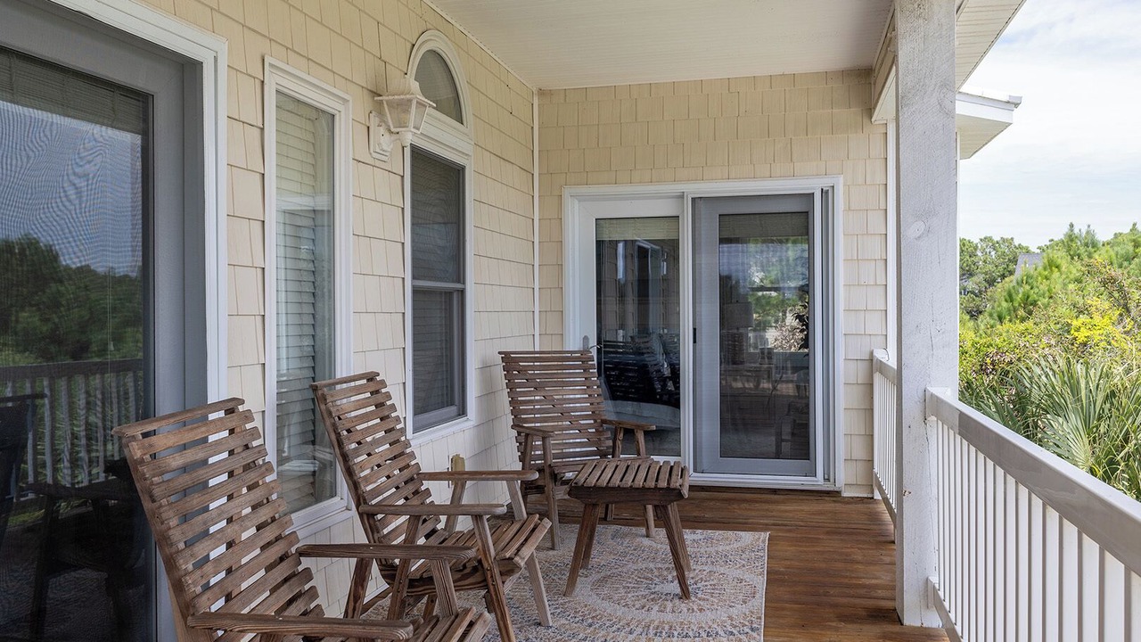 Photo of Patio Balcony in Emerald Isle
