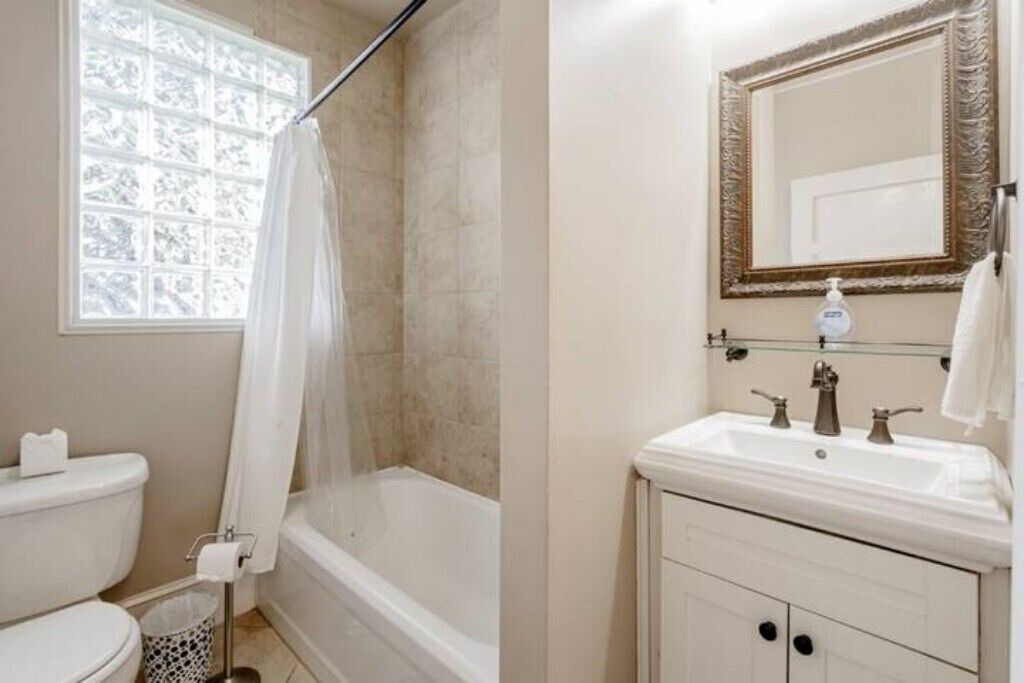 Photo of Bathroom in Rosewood
