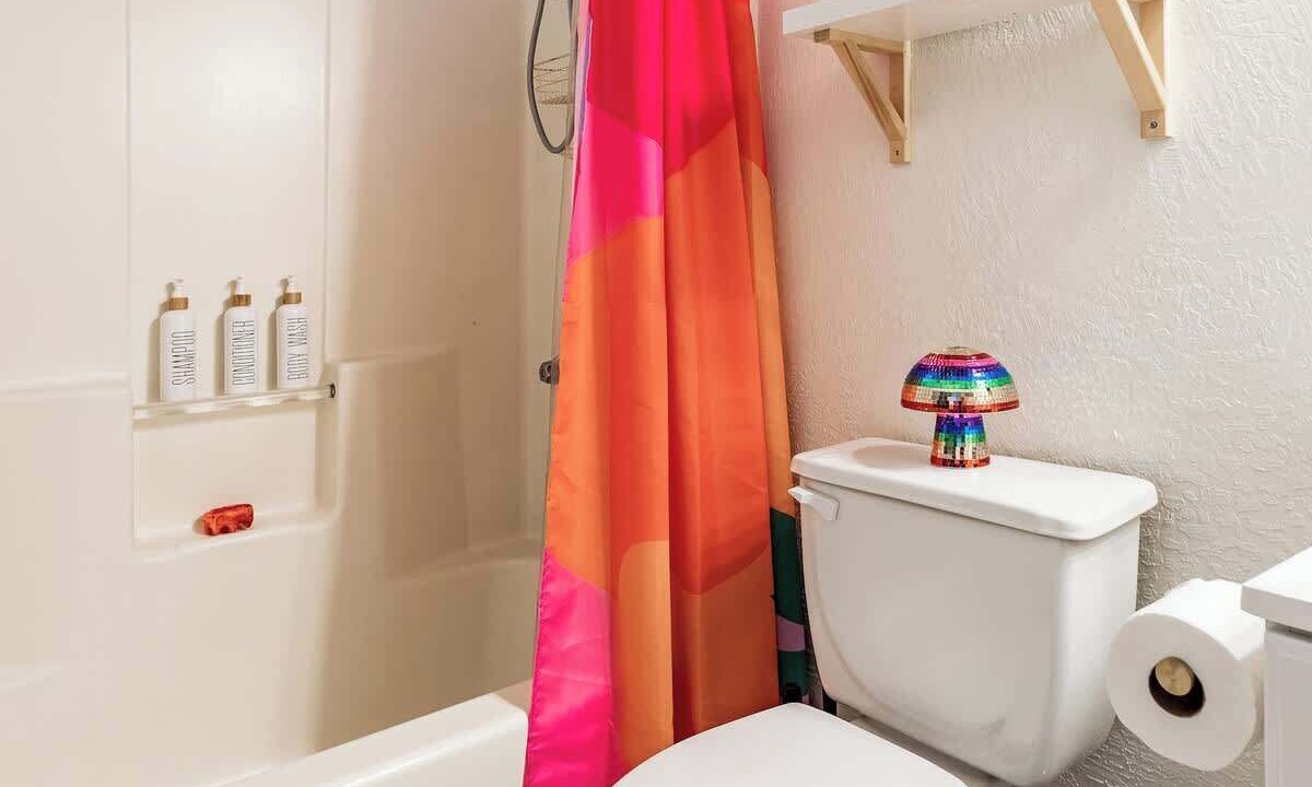 Photo of Bathroom in Kealakekua