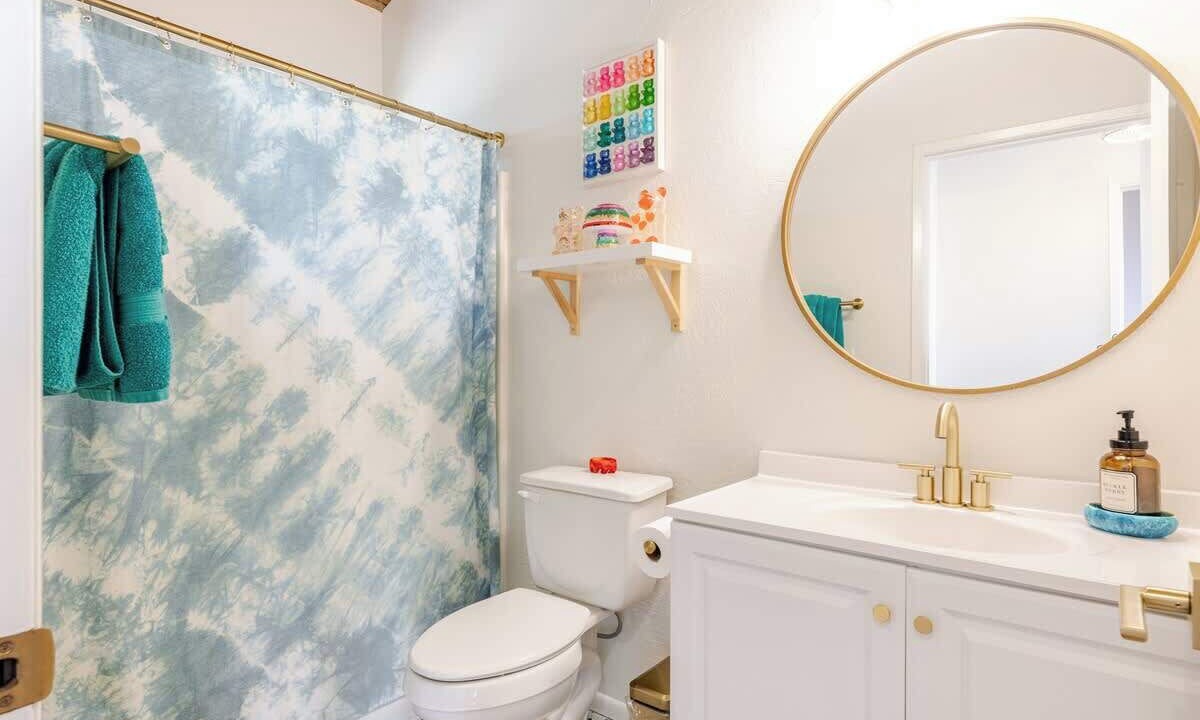 Photo of Bathroom in Kealakekua