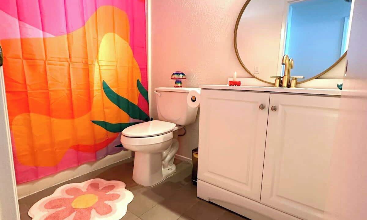 Photo of Bathroom in Kealakekua