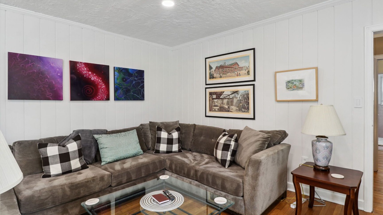 Photo of Livingroom in Midtown