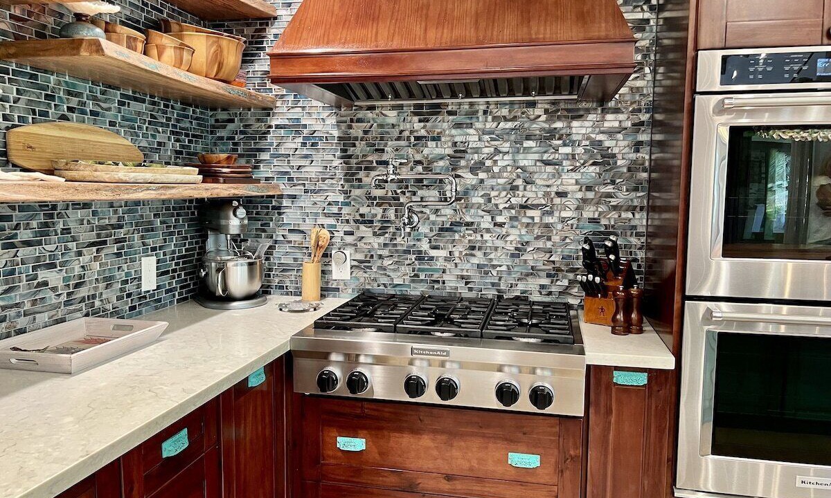 Photo of Kitchen in Mokuleia