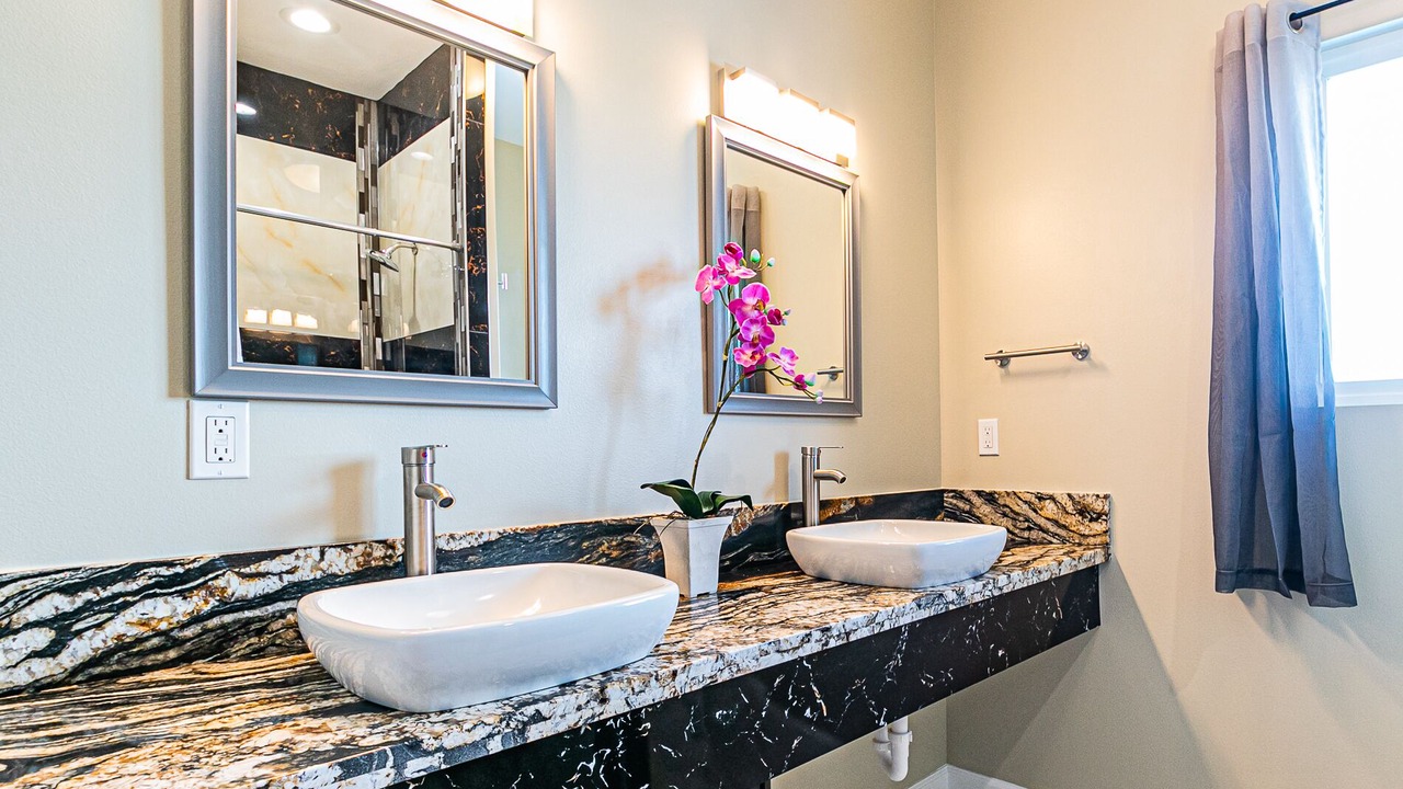 Photo of Bathroom in Hilo