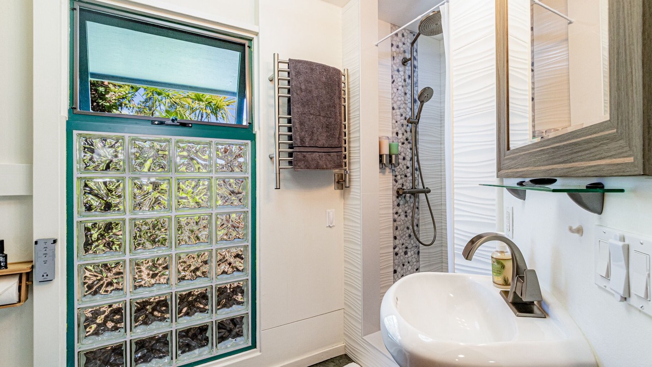 Photo of Bathroom in Hilo